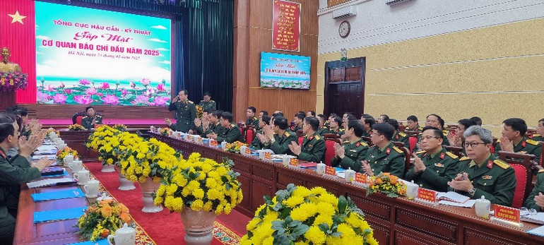 Các đại biểu tham dự buổi gặp mặt.