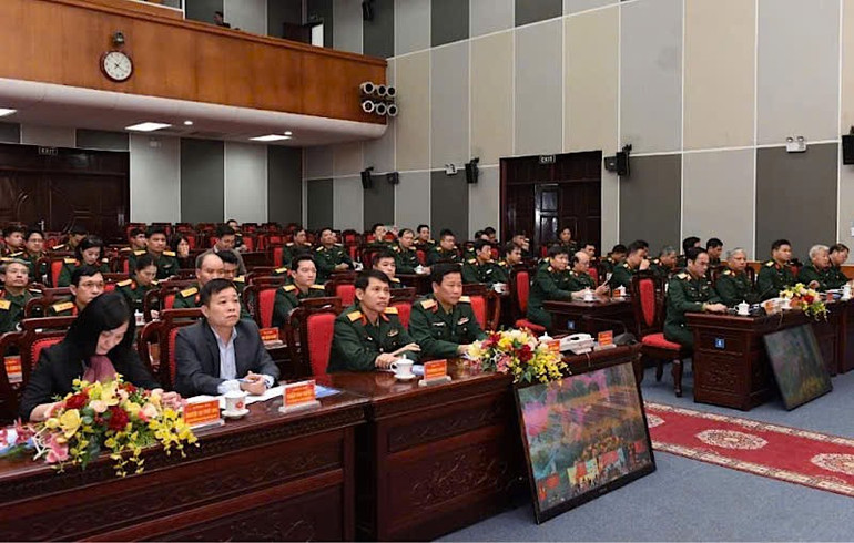 Các đại biểu tham dự buổi gặp mặt