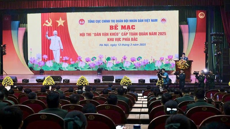 Quang cảnh bế mạc hội thi.