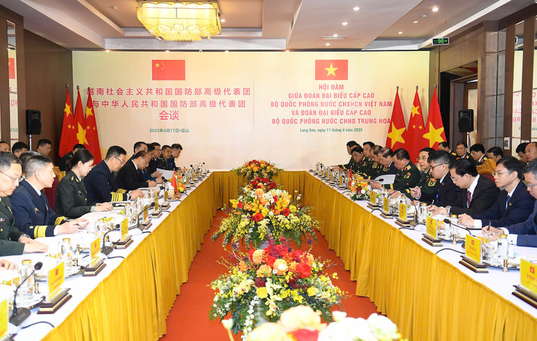 Quang cảnh cuộc hội đàm. Quang cảnh cuộc hội đàm.