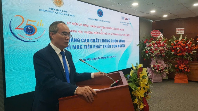 Giáo sư, Tiến sĩ Nguyễn Thiện Nhân phát biểu tại Hội thảo. Giáo sư, Tiến sĩ Nguyễn Thiện Nhân phát biểu tại Hội thảo.
