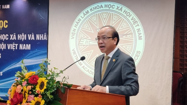 Tiến sĩ Phan Chí Hiếu, Chủ tịch Viện Hàn lâm Khoa học xã hội Việt Nam, phát biểu khai mạc hội thảo.