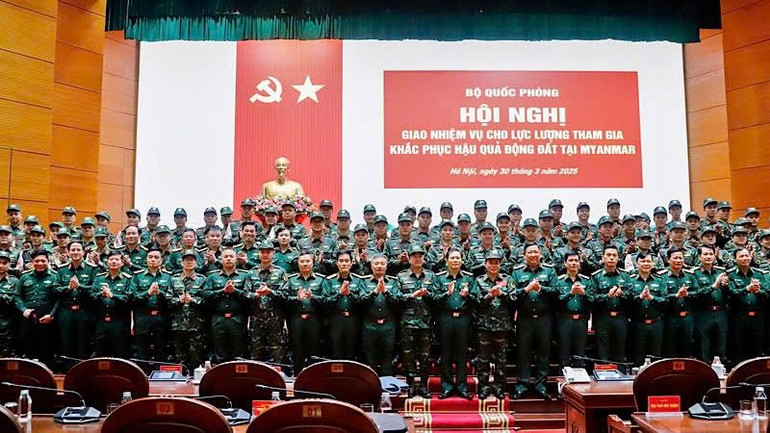 Chụp hình lưu niệm