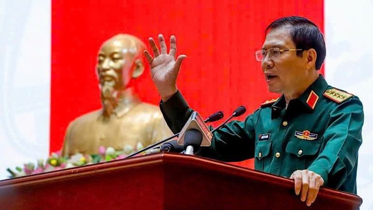 Đại tướng Nguyễn Tân Cương, Ủy viên Trung ương Đảng, Ủy viên Thường vụ Quân ủy Trung ương, Tổng Tham mưu trưởng Quân đội nhân dân Việt Nam, Thứ trưởng Bộ Quốc phòng, phát biểu giao nhiệm vụ cho lực lượng tham gia khắc phục hậu quả động đất tại Myanmar