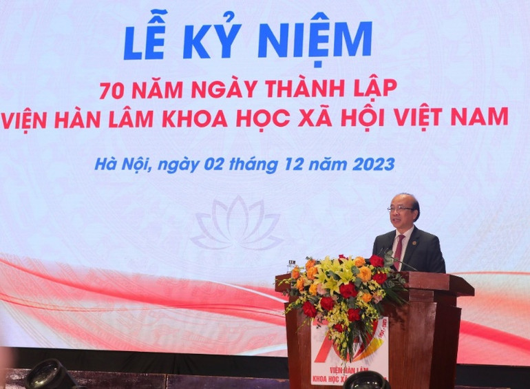Chủ tịch Viện Hàn lâm Khoa học xã hội Việt Nam, Tiến sĩ Phan Chí Hiếu, phát biểu tại buổi lễ.