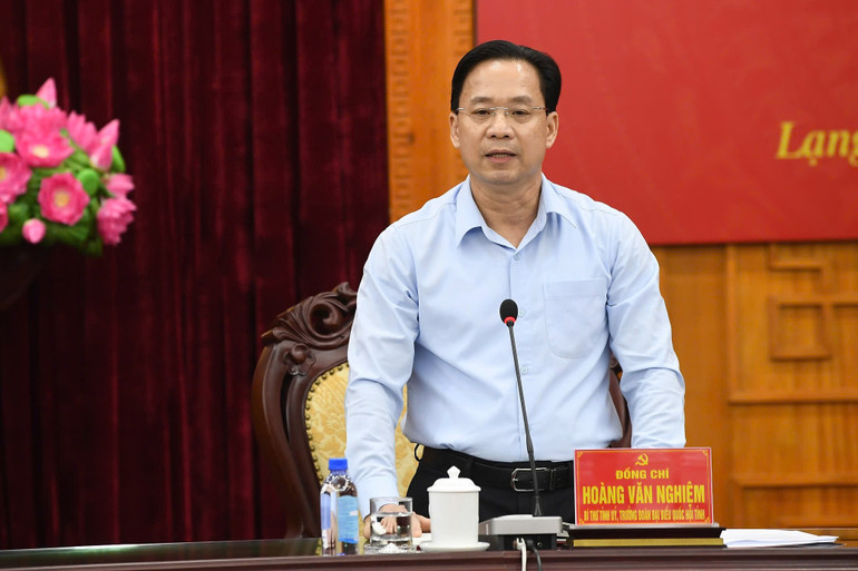 Bí thư Tỉnh ủy Lạng Sơn Hoàng Văn Nghiệm phát biểu tại buổi làm việc.