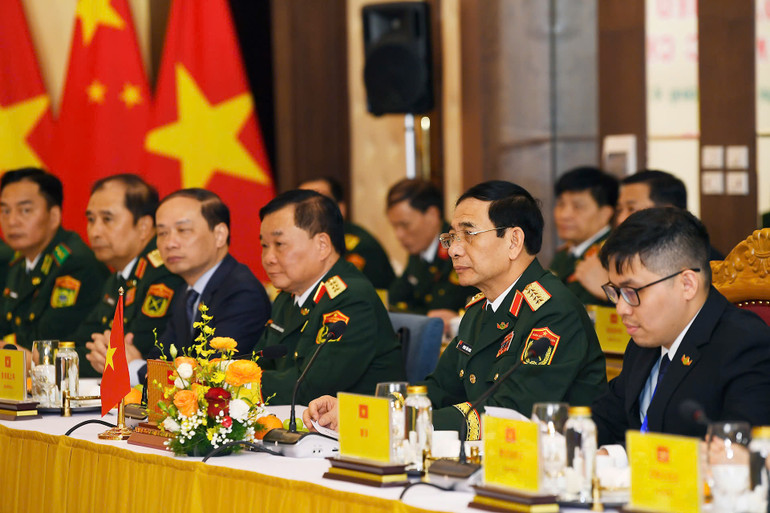 Bộ trưởng Phan Văn Giang phát biểu tại cuộc hội đàm. Bộ trưởng Phan Văn Giang phát biểu tại cuộc hội đàm.