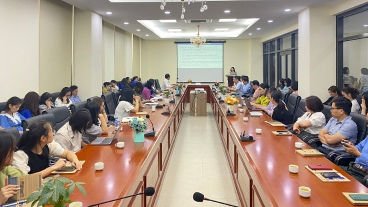 Đông đảo các nhà khoa học tham dự hội thảo.