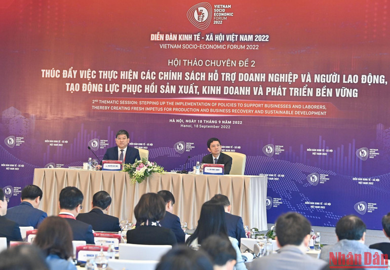 Hội thảo chuyên đề 2 với chủ đề “Thúc đẩy thực hiện các chính sách hỗ trợ doanh nghiệp và người lao động, tạo động lực phục hồi sản xuất, kinh doanh và phát triển bền vững”.