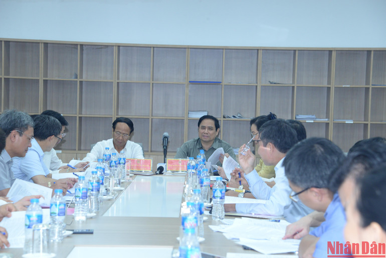 Thủ tướng Phạm Minh Chính chủ trì buổi làm việc với các bộ, ngành, cơ quan liên quan về dự án xây dựng 3 bệnh viện Trung ương tại Hà Nam. Buổi làm việc diễn ra tại Cơ sở 2 Bệnh viện Bạch Mai. Thủ tướng Phạm Minh Chính chủ trì buổi làm việc với các bộ, ngành, cơ quan liên quan về dự án xây dựng 3 bệnh viện Trung ương tại Hà Nam. Buổi làm việc diễn ra tại Cơ sở 2 Bệnh viện Bạch Mai.