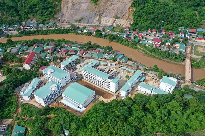 Trường Trung học phổ thông Kỳ Sơn nhìn từ trên cao.