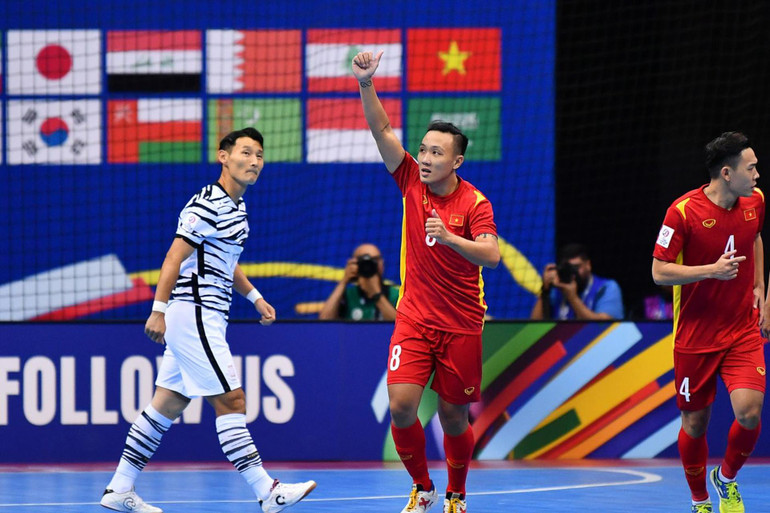 Nguyễn Minh Trí ăn mừng bàn thắng của tuyển futsal Việt Nam. (Ảnh: VFF)