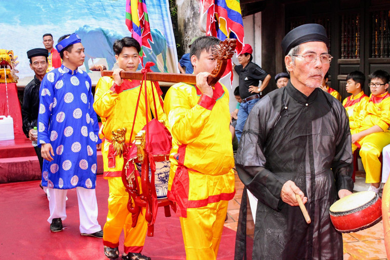 Lễ rước nước tại đền Nghè sáng 2/9.