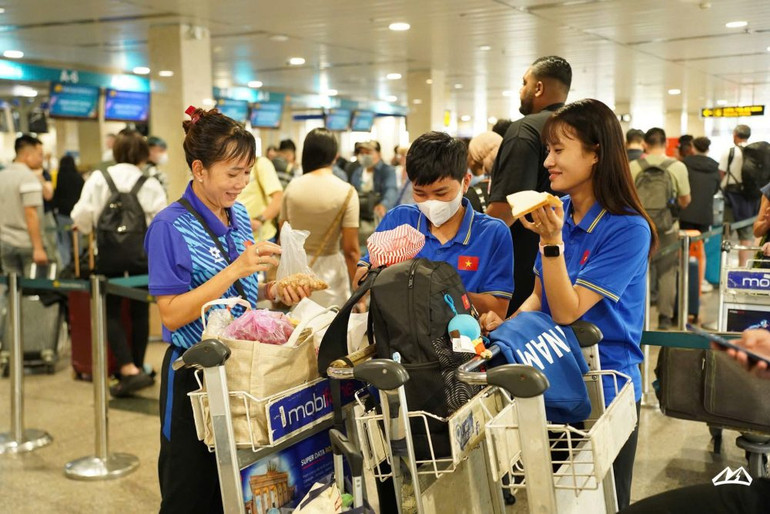 “Chúng tôi đánh giá các đối thủ trong bảng không quá vượt trội so với đội tuyển futsal nữ Việt Nam, vì vậy, tôi và toàn đội quyết tâm hoàn thành mục tiêu đề ra”, huấn luyện viên Nguyễn Đình Hoàng cho biết.