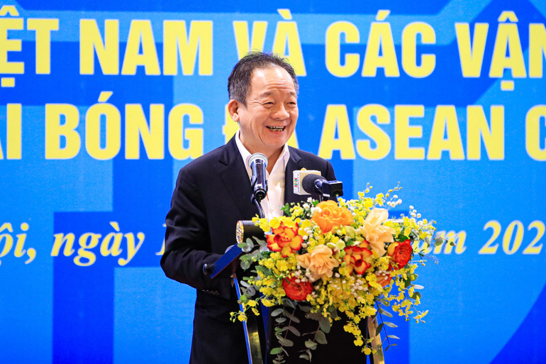 Ông Đỗ Quang Hiển phát biểu tại lễ vinh danh, khen thưởng.