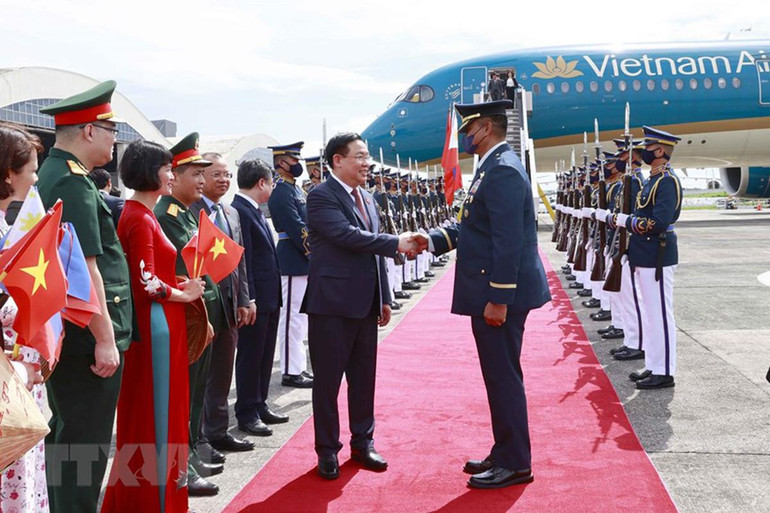 Quang cảnh tại lễ đón.