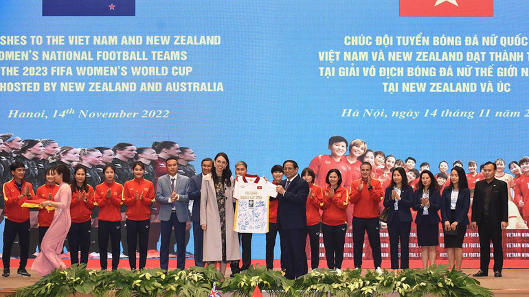 [Ảnh] Thủ tướng Phạm Minh Chính và Thủ tướng New Zealand Jacinda Ardern gặp gỡ báo chí ảnh 5