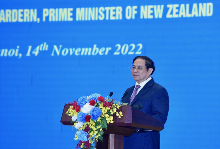 [Ảnh] Thủ tướng Phạm Minh Chính và Thủ tướng New Zealand Jacinda Ardern gặp gỡ báo chí ảnh 2