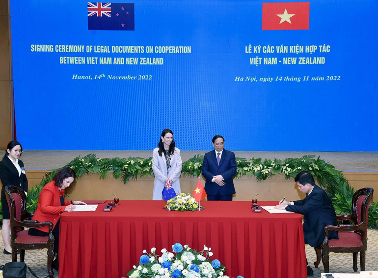 [Ảnh] Thủ tướng Phạm Minh Chính và Thủ tướng New Zealand Jacinda Ardern gặp gỡ báo chí ảnh 9