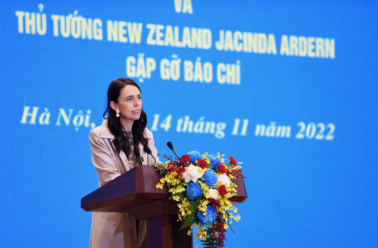 [Ảnh] Thủ tướng Phạm Minh Chính và Thủ tướng New Zealand Jacinda Ardern gặp gỡ báo chí ảnh 3