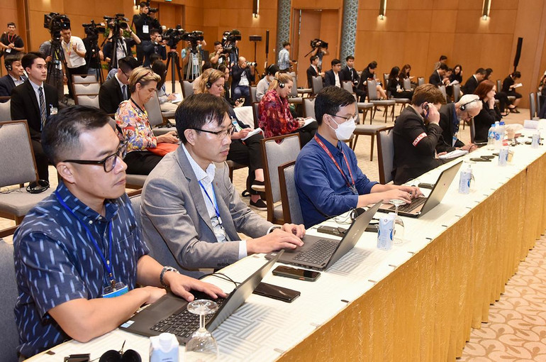 [Ảnh] Thủ tướng Phạm Minh Chính và Thủ tướng New Zealand Jacinda Ardern gặp gỡ báo chí ảnh 4