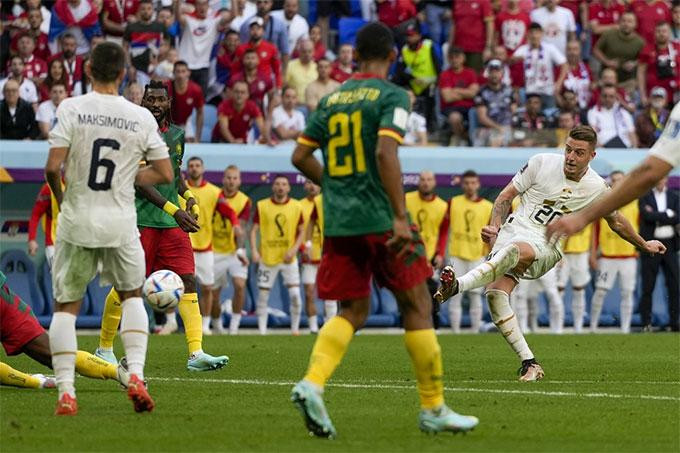 Serbia có 2 bàn thắng chỉ trong 3 phút bù giờ hiệp 1. (Ảnh: Reuters)