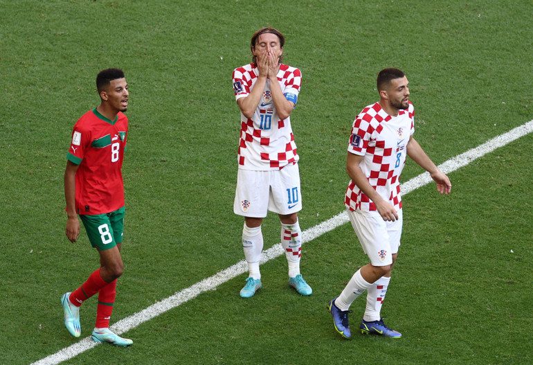 Sự tiếc nuối của Modric khi Croatia chỉ có thể hòa 0-0 Morocco.
