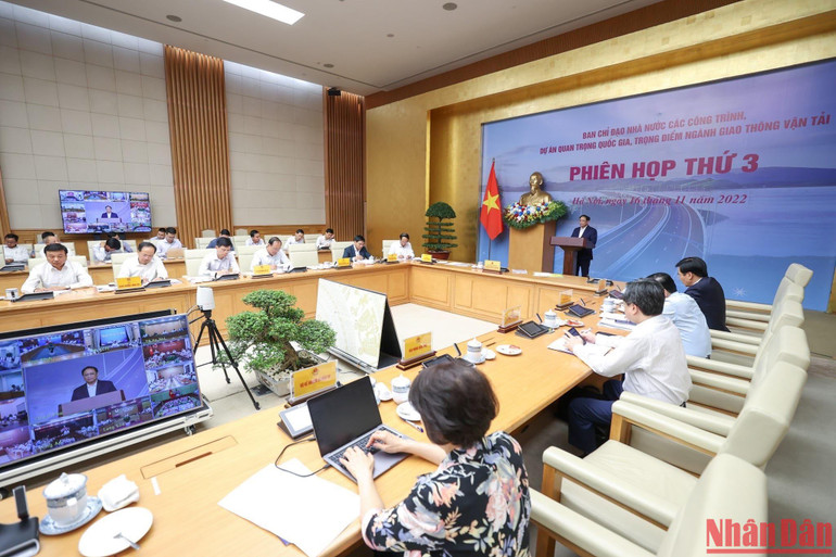 Các đại biểu tham dự phiên họp.