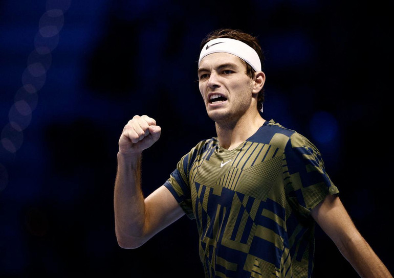 Taylor Fritz ăn mừng chiến thắng trước lão làng quần vợt Nadal. (Ảnh: Reuters) Taylor Fritz ăn mừng chiến thắng trước lão làng quần vợt Nadal. (Ảnh: Reuters)