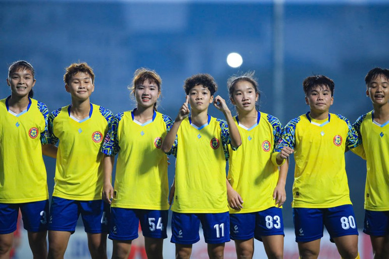 Các cô gái TP Hồ Chí Minh giành chiến thắng đậm.