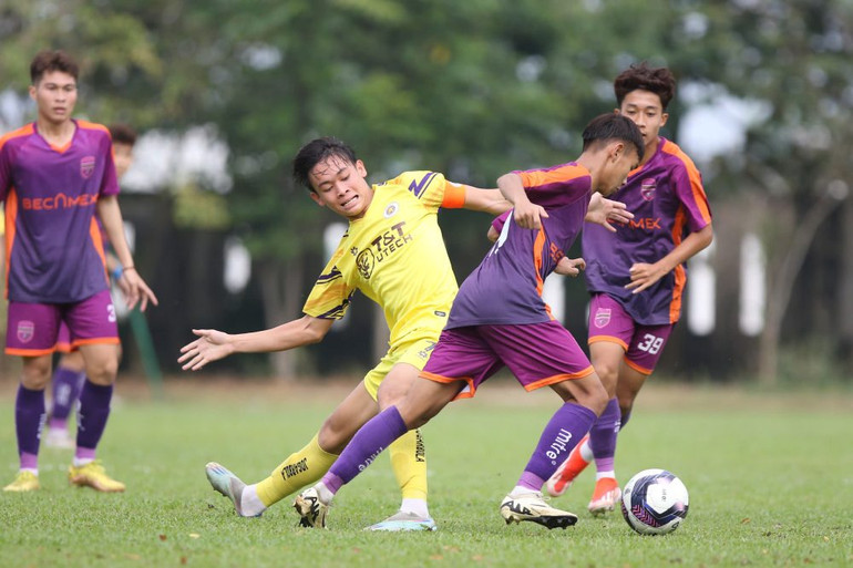 Trận đấu giữa Hà Nội và Becamex Bình Dương diễn ra với thế trận giằng co.