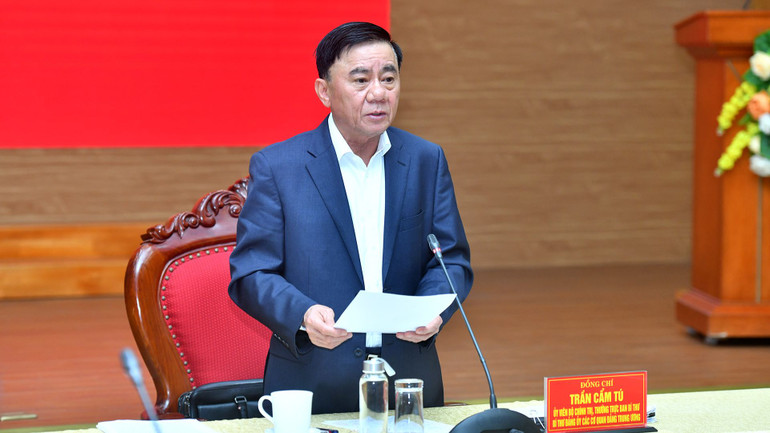 Đồng chí Trần Cẩm Tú, Ủy viên Bộ Chính trị, Thường trực Ban Bí thư, Bí thư Đảng ủy các cơ quan Đảng Trung ương phát biểu chỉ đạo hội nghị. (Ảnh: ĐĂNG KHOA)