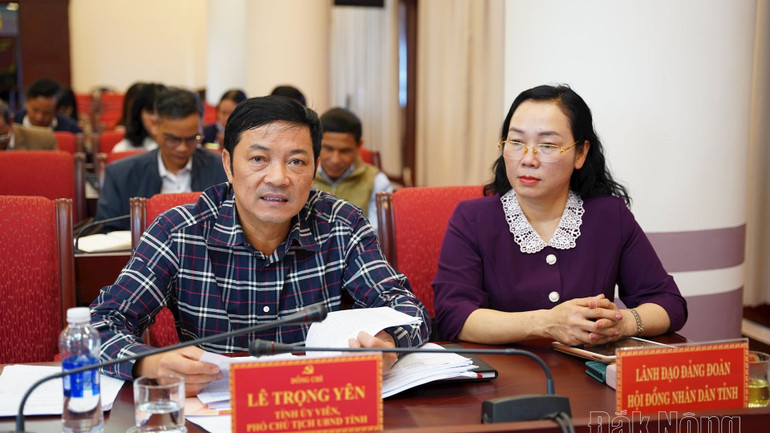 Các đồng chí lãnh đạo tỉnh dự hội nghị. Các đồng chí lãnh đạo tỉnh dự hội nghị.