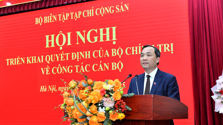 Đồng chí Hoàng Trung Dũng phát biểu nhận nhiệm vụ. (Ảnh: Đăng Khoa)