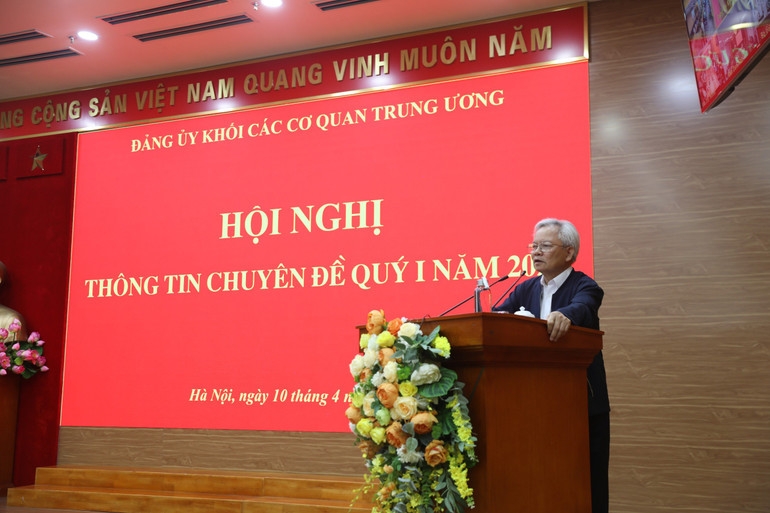 GS, TS Tạ Ngọc Tấn thông tin chuyên đề 1.