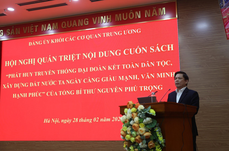 Đồng chí Nguyễn Văn Thể kết luận hội nghị.