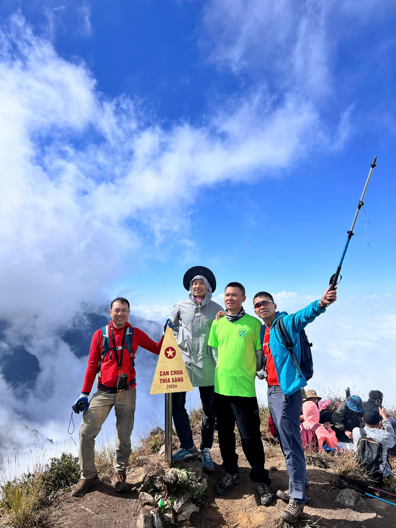 Đỉnh Can Chua Thìa Sảng. Đỉnh Can Chua Thìa Sảng.
