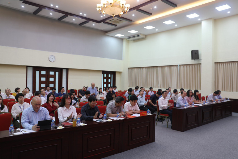 Các đại biểu dự hội nghị. Các đại biểu dự hội nghị.