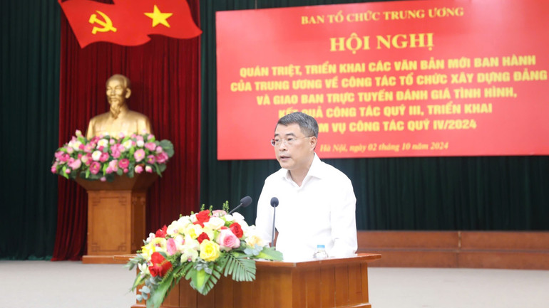 Ủy viên Bộ Chính trị, Bí thư Trung ương Đảng, Trưởng ban Tổ chức Trung ương Lê Minh Hưng kết luận hội nghị.