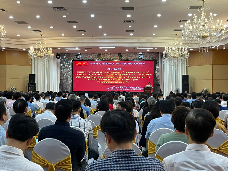 Quang cảnh lớp bồi dưỡng.