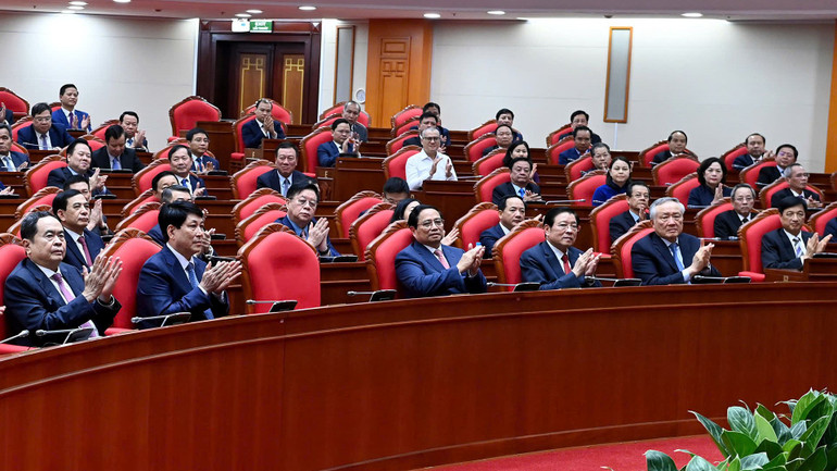 Lãnh đạo Đảng, Nhà nước và các đại biểu dự Hội nghị. (Ảnh: ĐĂNG KHOA)