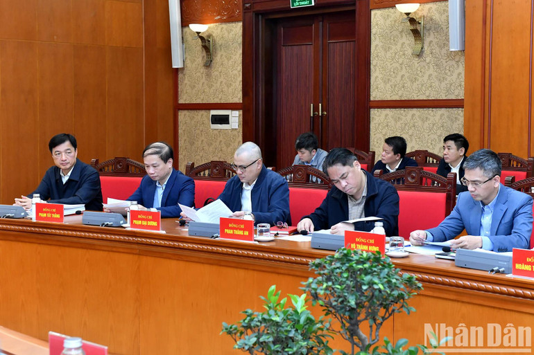 Các đại biểu dự phiên họp. Ảnh: ĐĂNG KHOA