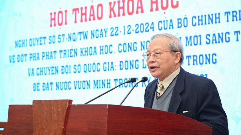 Theo GS, TS. Nguyễn Trọng Chuẩn, một vấn đề then chốt là cải tiến và đổi mới căn bản hệ thống giáo dục. Ảnh: Thế Đại