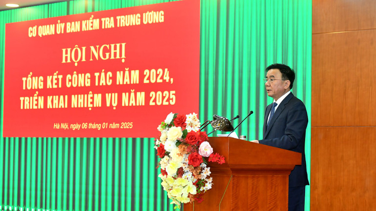 Thường trực Ban Bí thư Trần Cẩm Tú phát biểu ý kiến chỉ đạo tại hội nghị. (Ảnh: ĐĂNG KHOA)