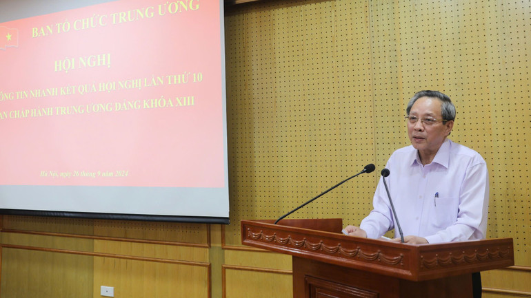 Đồng chí Hoàng Đăng Quang, Ủy viên Trung ương Đảng, Phó Trưởng ban Thường trực Ban Tổ chức Trung ương thông báo nhanh kết quả Hội nghị Trung ương 10 khóa XIII.