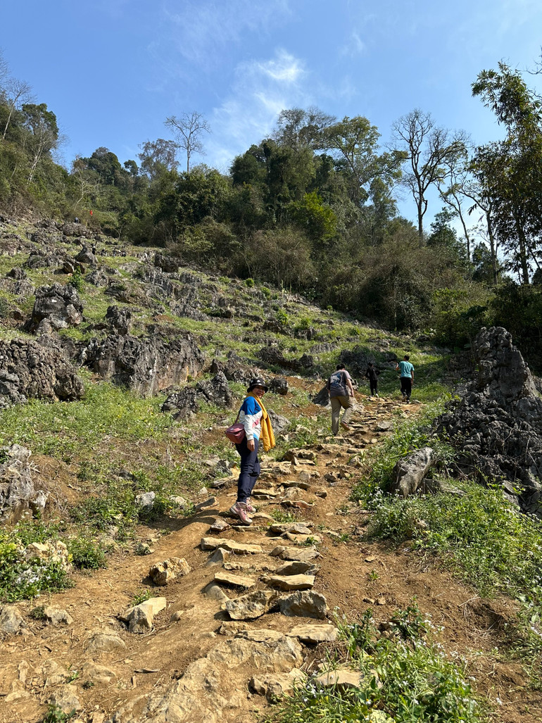 Hang Táu trở thành điểm du lịch khám phá thu hút du khách đến trải nghiệm ...