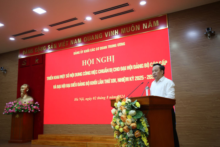 Đồng chí Đỗ Việt Hà, Phó Bí thư Đảng ủy Khối triển khai Kế hoạch về tổ chức đại hội đảng bộ các cấp.