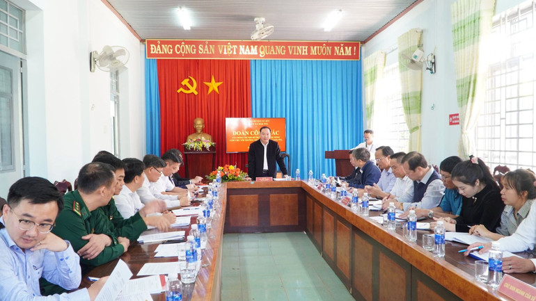 Lãnh đạo Tỉnh ủy chỉ đạo công tác chuẩn bị đại hội đảng bộ tại xã Đắk Wil. Lãnh đạo Tỉnh ủy chỉ đạo công tác chuẩn bị đại hội đảng bộ tại xã Đắk Wil.