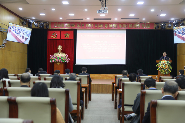 Toàn cảnh hội nghị.