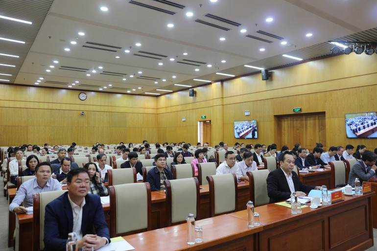 Các đại biểu dự hội nghị.